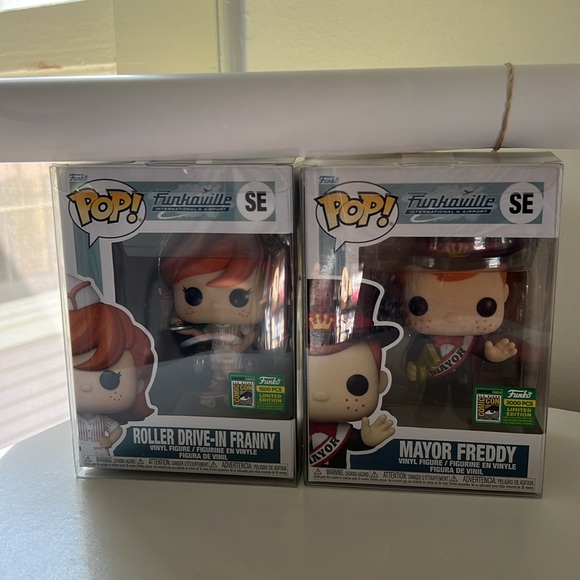 SDCC 2024 Exclusive Funko Bundle - Picture 2 of 7